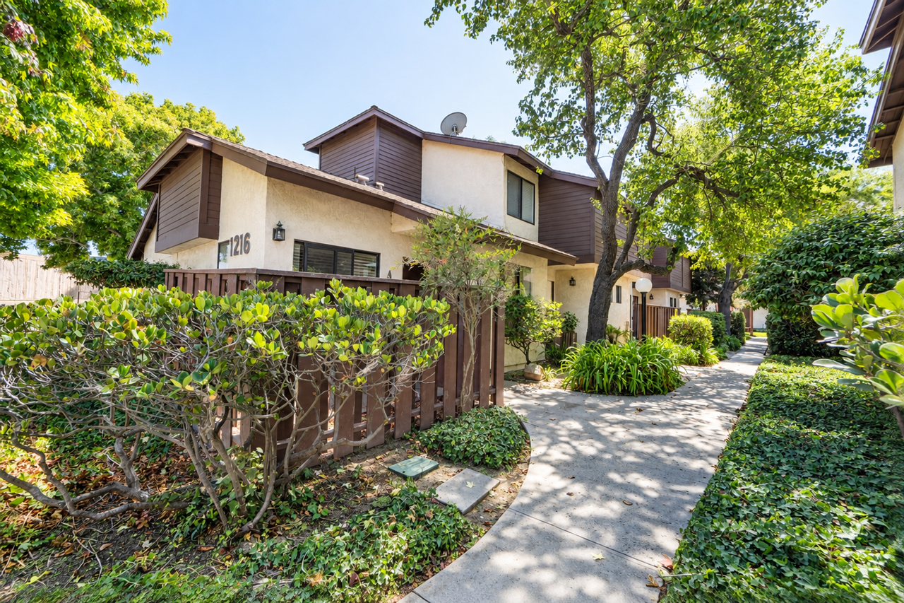 1216 E Walnut Ave Unit A