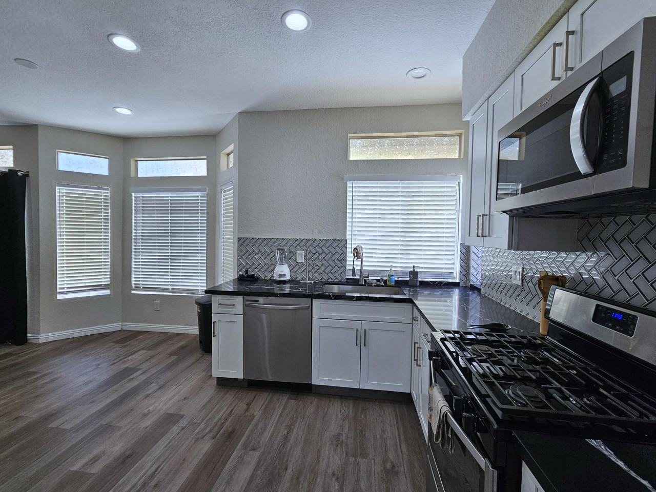 69911 Willow Ln - Photo 7 of 29