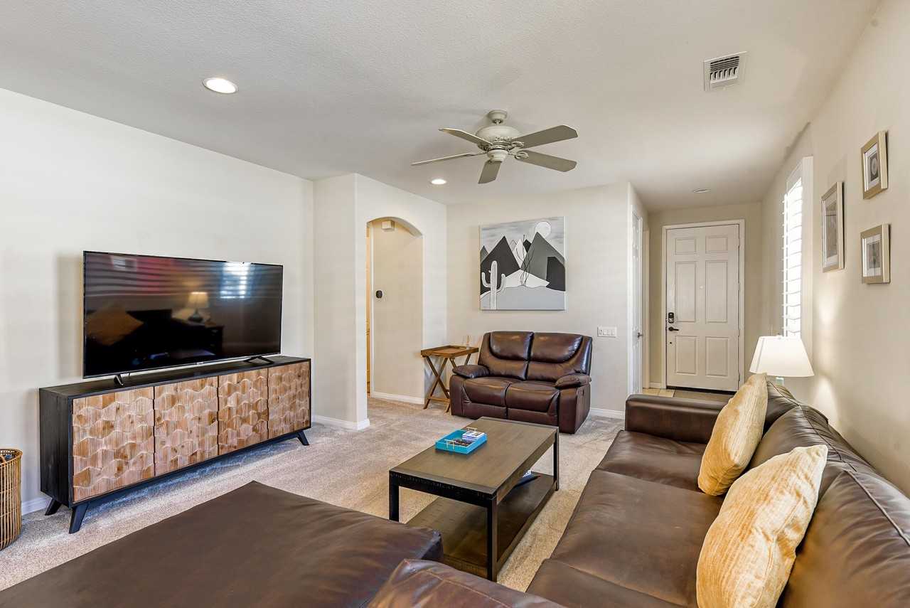 80528 Avenida Camarillo - Photo 4 of 35
