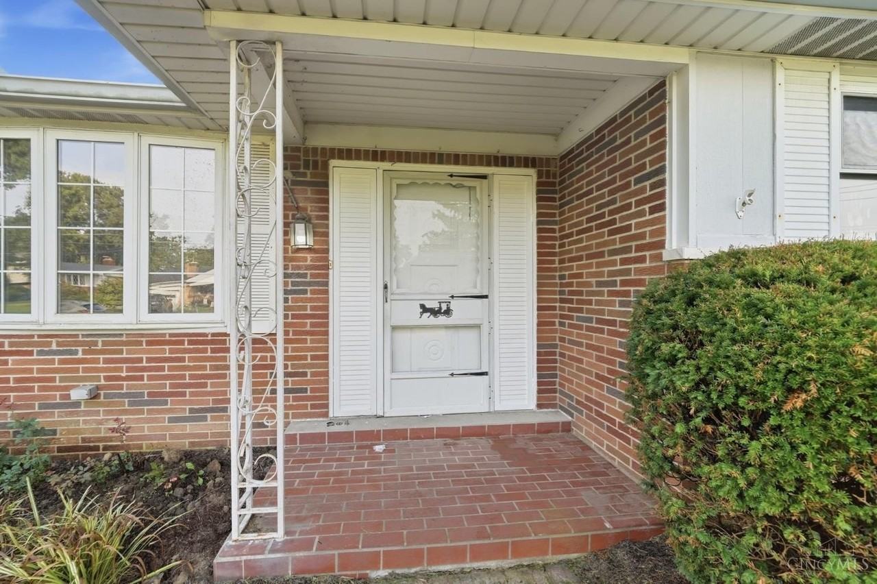 9590 O Leary Dr - Photo 2 of 50