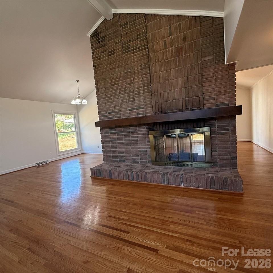 1627 Paddock Cir - Photo 3 of 40