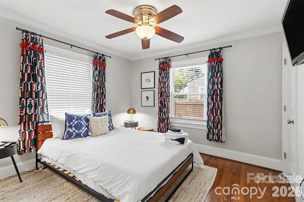 1013 Spruce St - Photo 7 of 10