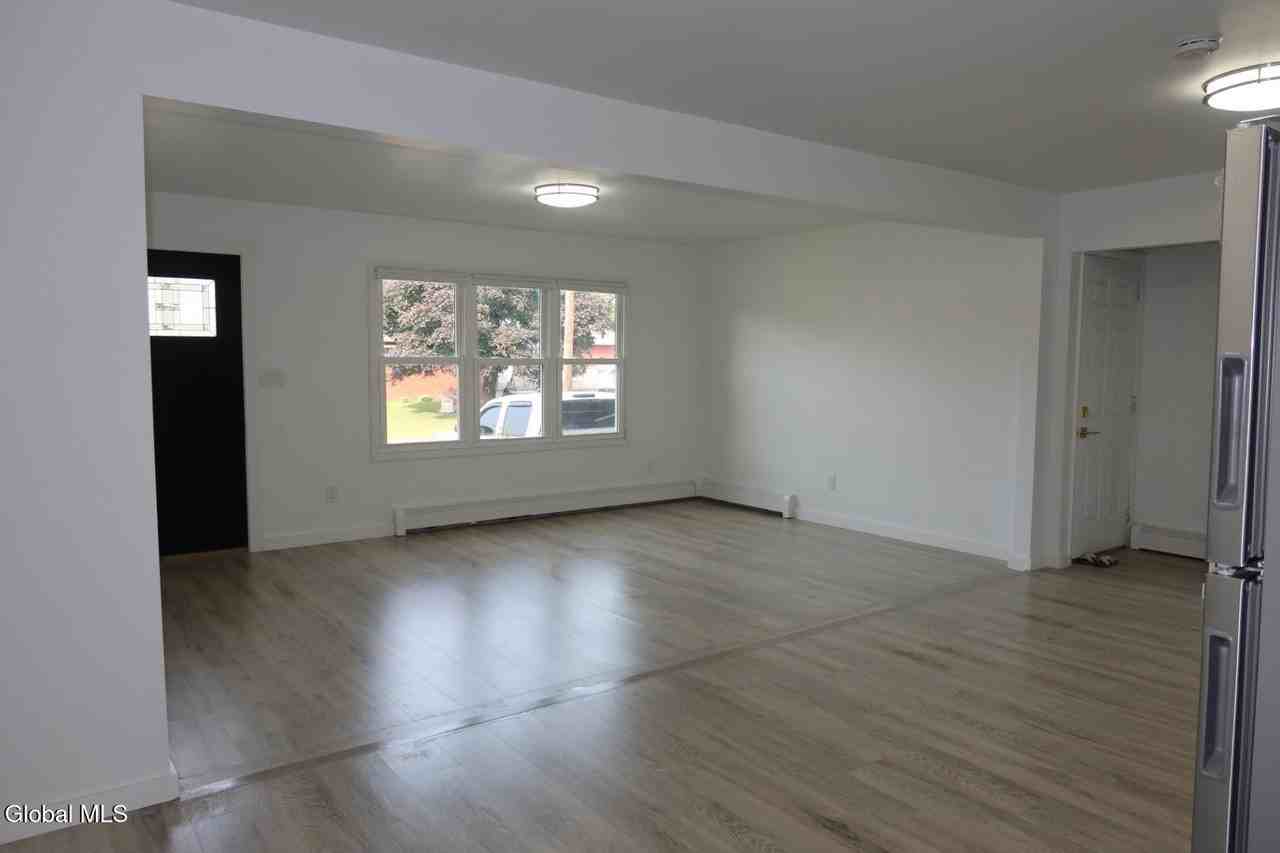 4 Eastwood Dr - Photo 5 of 18