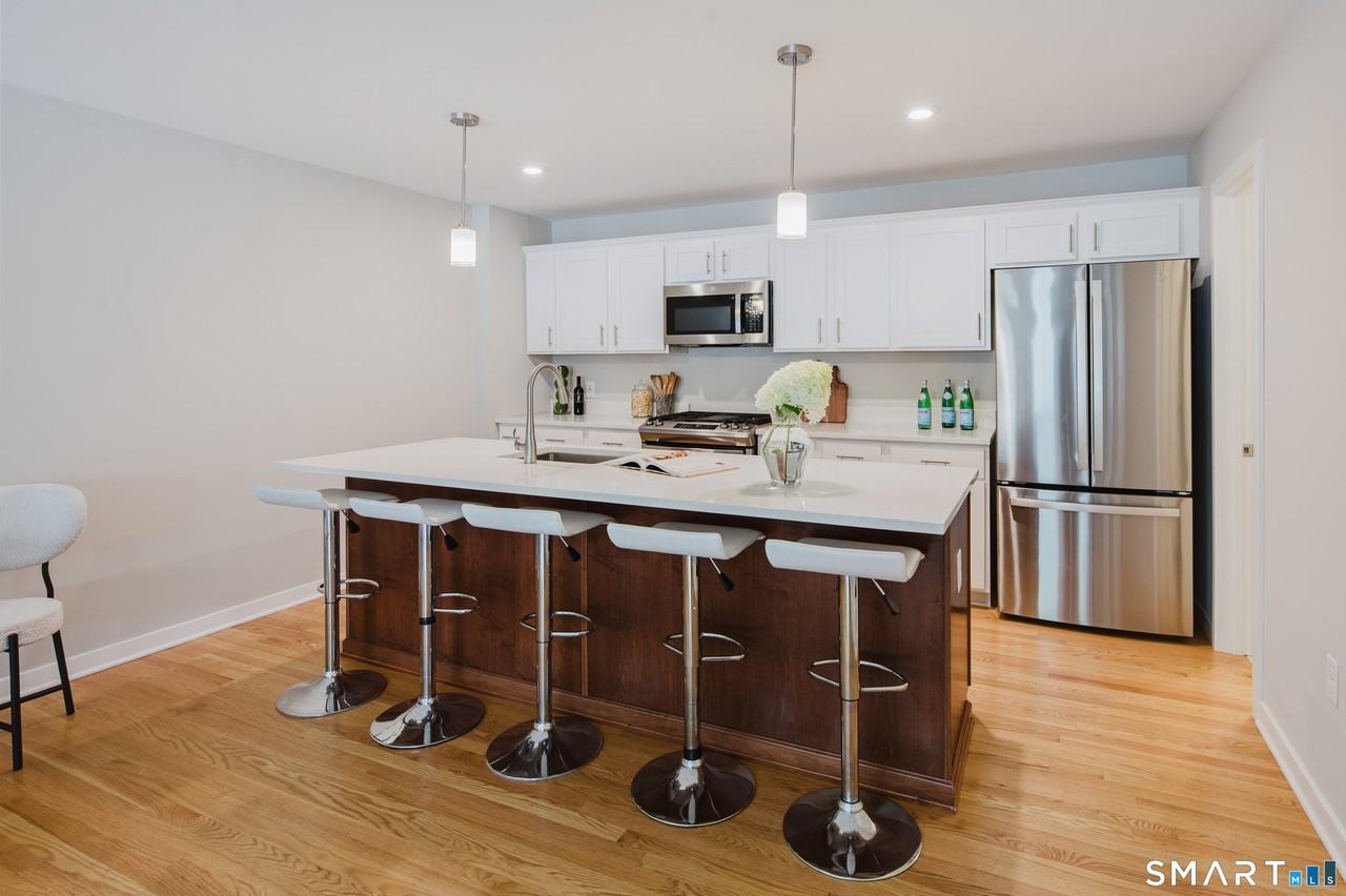 1385 Washington Blvd #1 - Photo 6 of 29