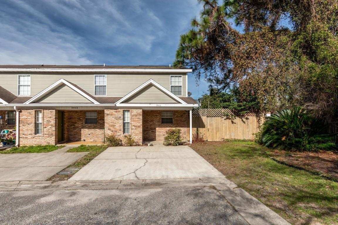 2415 Suwanee Ln