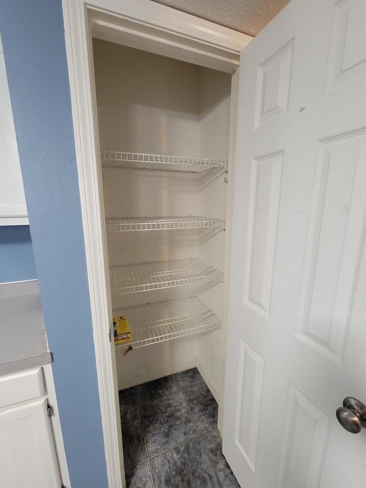 2415 Suwanee Ln - Photo 6 of 18