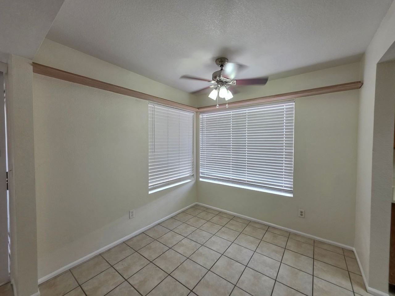 2834 S Extension Rd #1017 - Photo 5 of 37