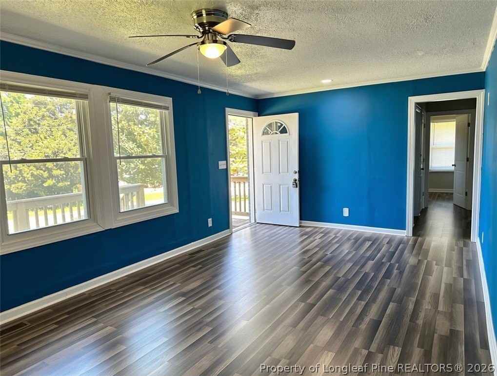 3921 Village Dr - Photo 2 of 15