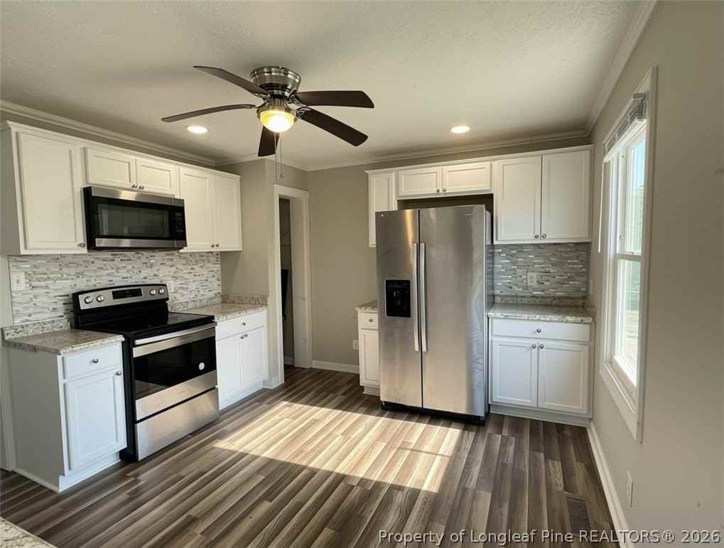 3921 Village Dr - Photo 5 of 15