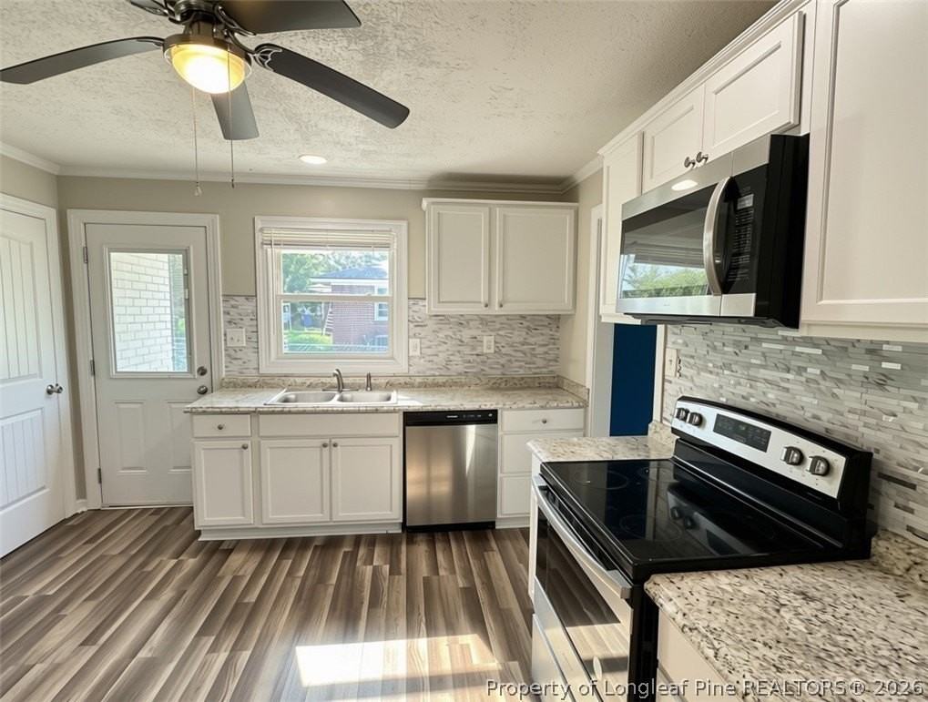 3921 Village Dr - Photo 7 of 15