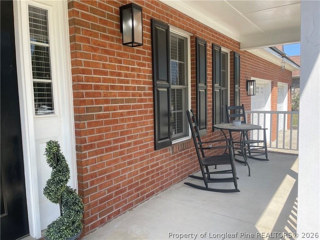 6113 Castlebrooke Ln - Photo 5 of 36