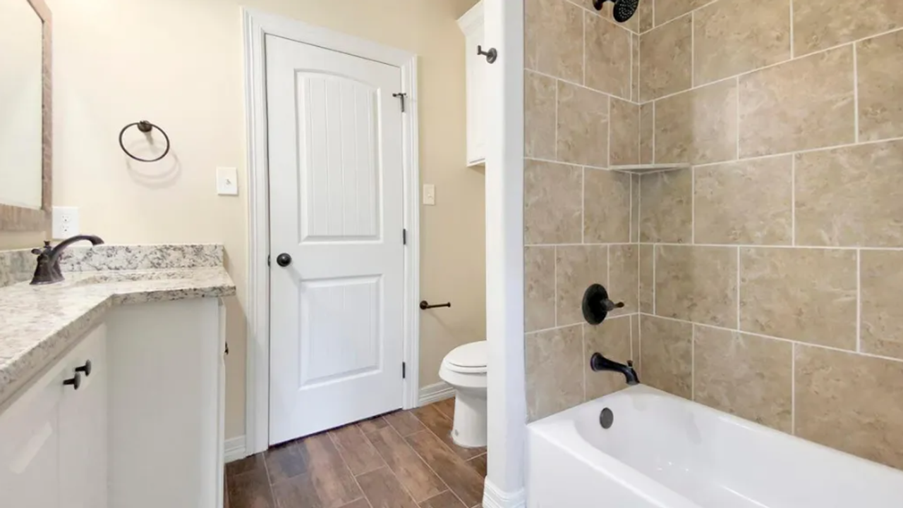 204 Francis Dr - Photo 6 of 10