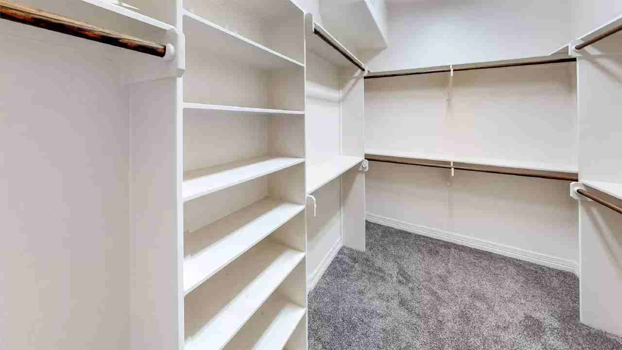 1300 Foster Ave - Photo 6 of 10
