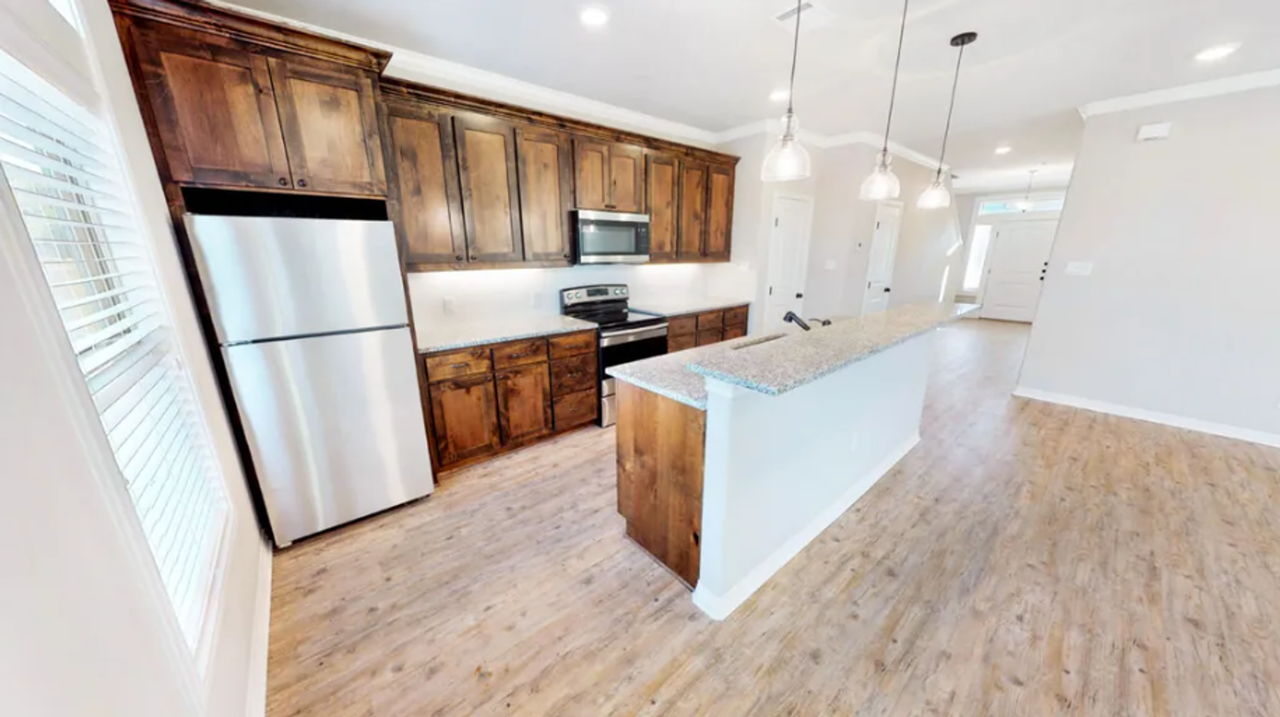904 Montclair Avenue - Photo 3 of 9
