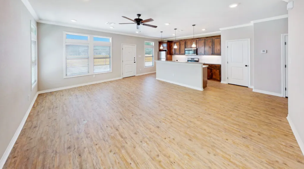 904 Montclair Avenue - Photo 5 of 9
