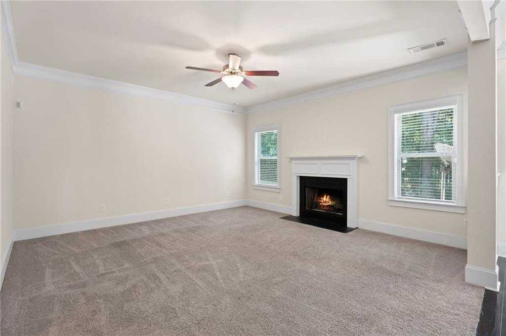 165 Regency Pl - Photo 7 of 44