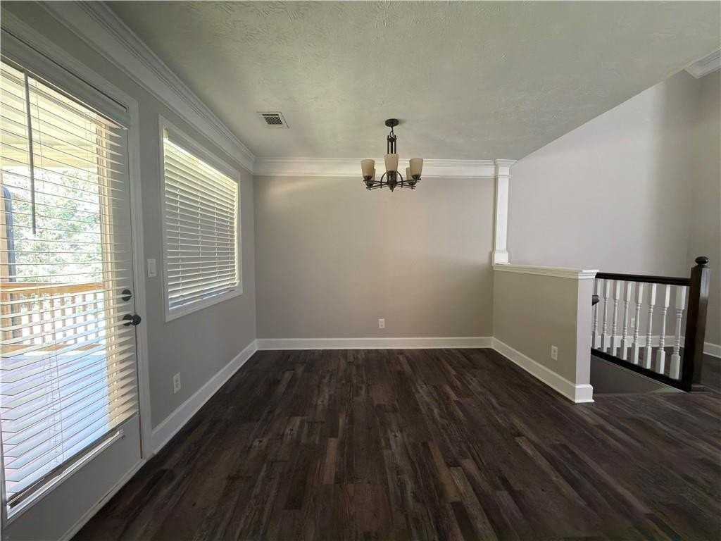 252 Thorn Brook Cir - Photo 4 of 11