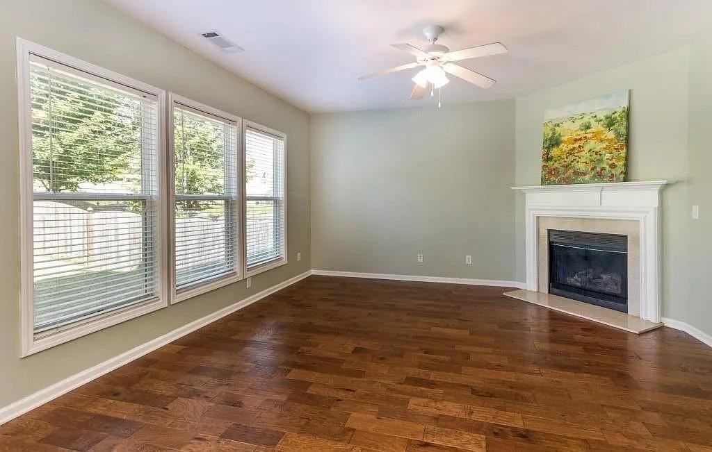 5640 Sterling Ct - Photo 2 of 18