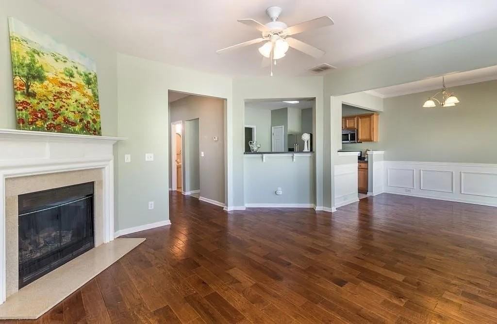 5640 Sterling Ct - Photo 3 of 18