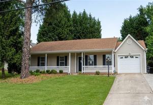 915 Clover Ln - Photo 1 of 1