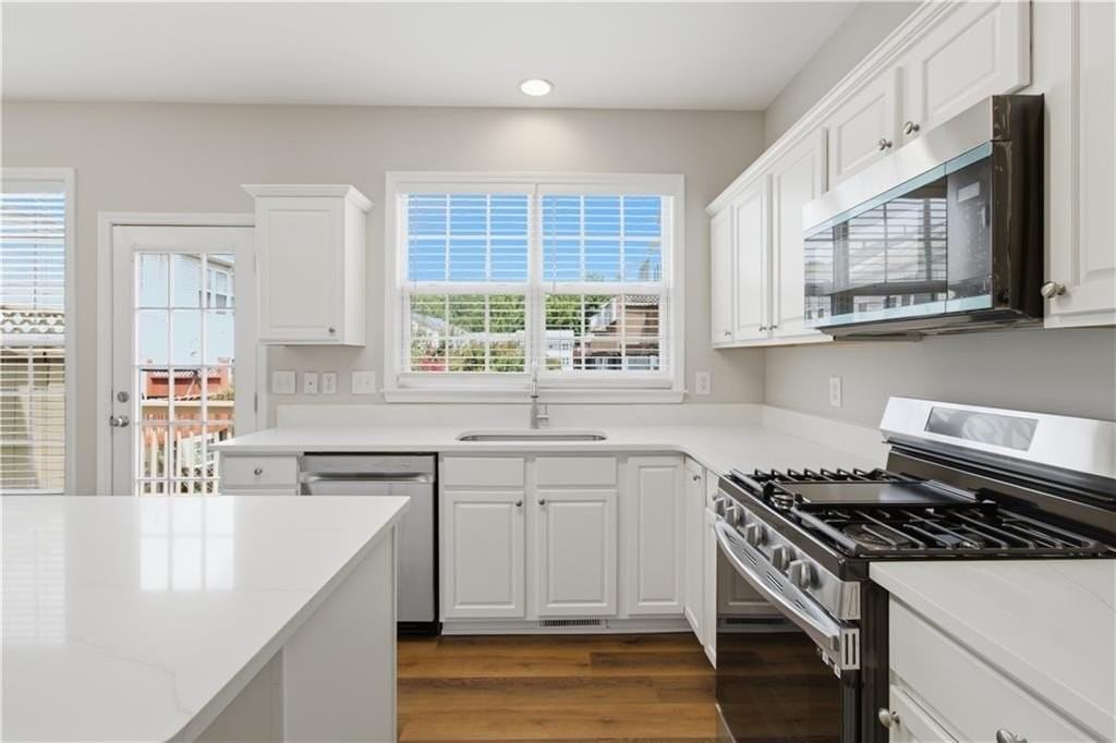 1307 Greychurch Way - Photo 4 of 20
