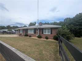 featured image of 6115 Jewell Bennett Rd