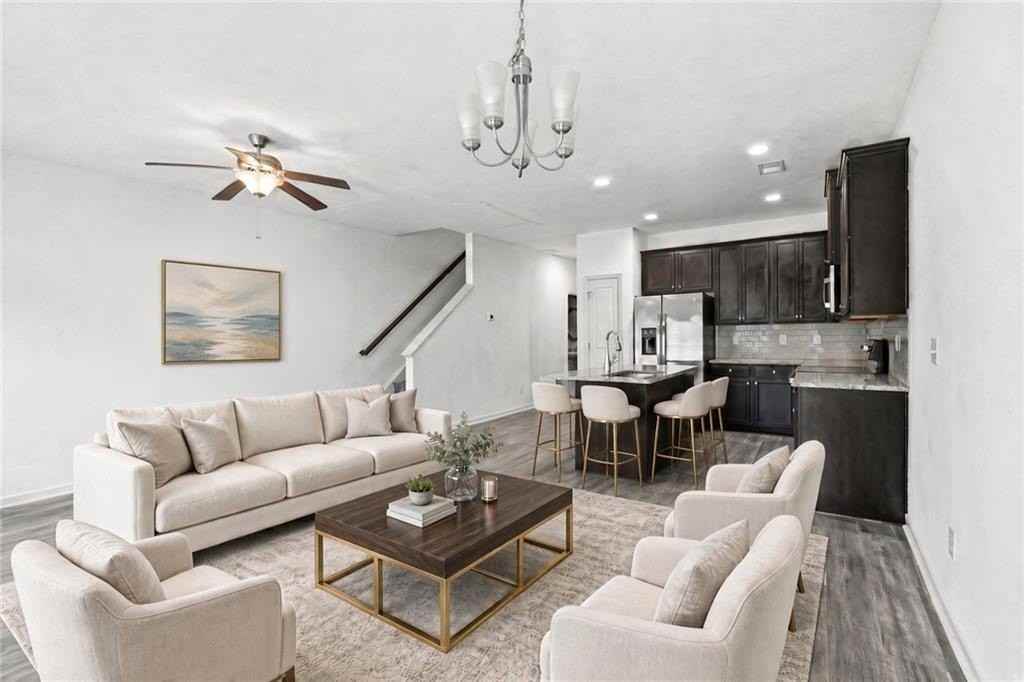 7134 Gladstone Cir - Photo 2 of 33