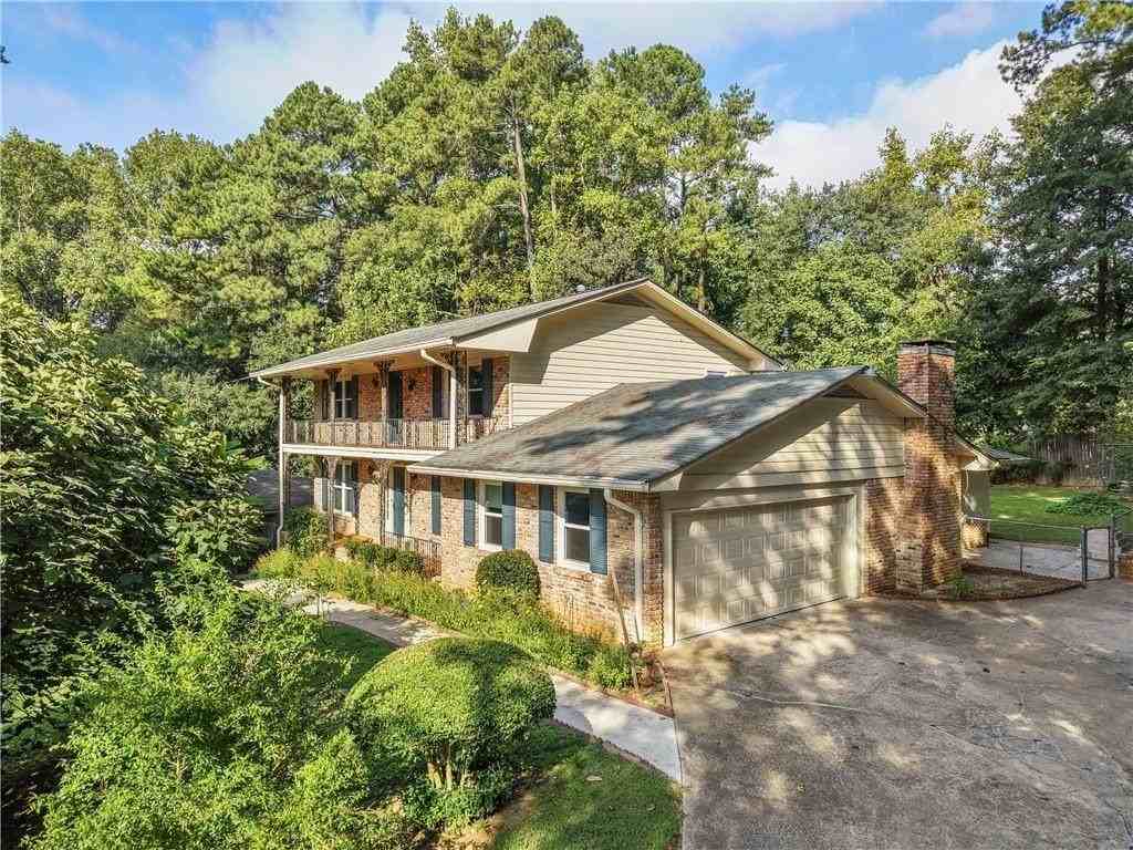 3310 Chase Rd - Photo 2 of 41