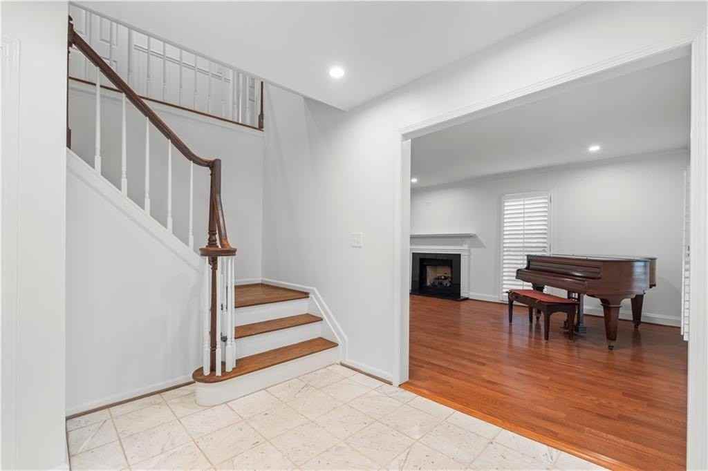 78 Pheasant Dr Se - Photo 5 of 50