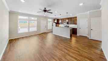 featured image of 909 Montclair Ave