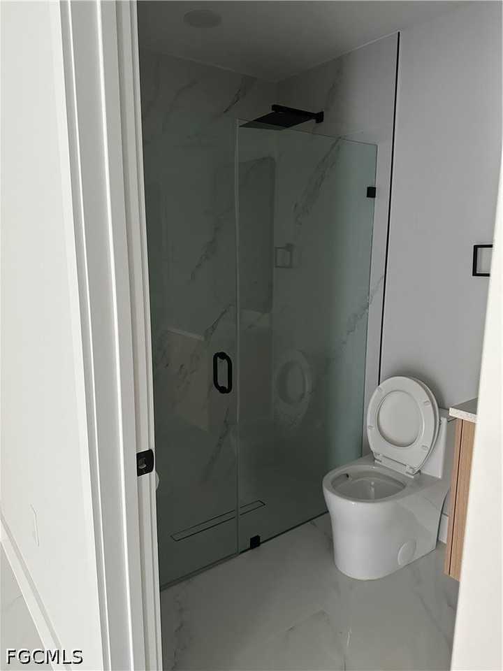 1077 Merry St E - Photo 5 of 10
