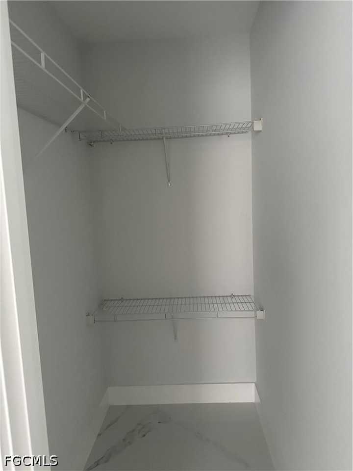 1077 Merry St E - Photo 6 of 10