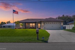 featured image of 522 Ne Van Loon Ln