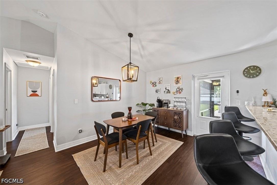 522 Ne Van Loon Ln - Photo 7 of 43