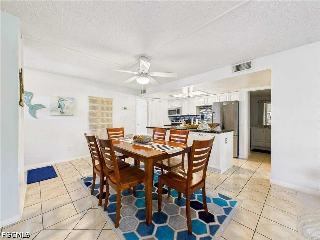 232 Palm Dr #47-5 - Photo 3 of 25