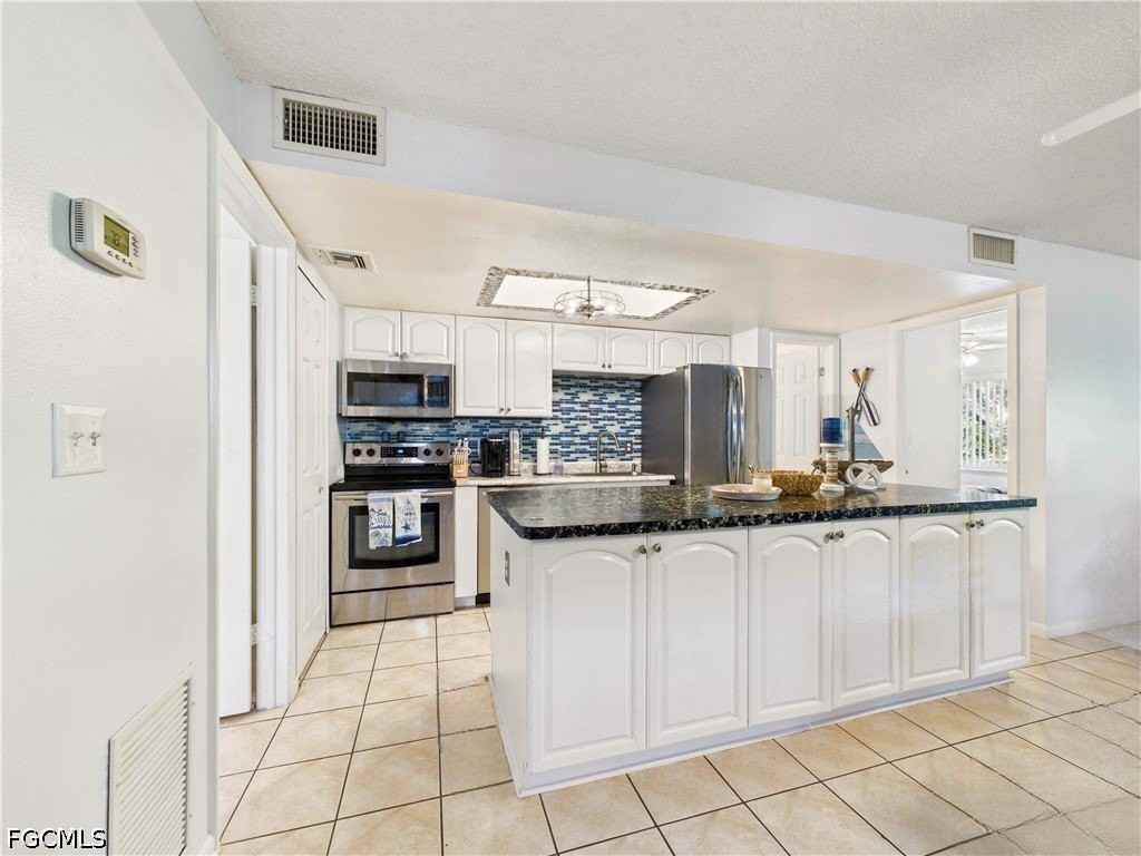 232 Palm Dr #47-5 - Photo 7 of 25