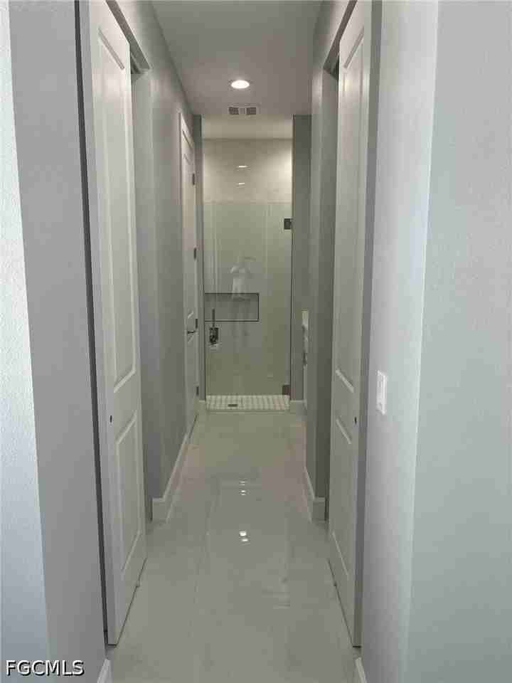 908 Ne 8th Pl - Photo 6 of 14