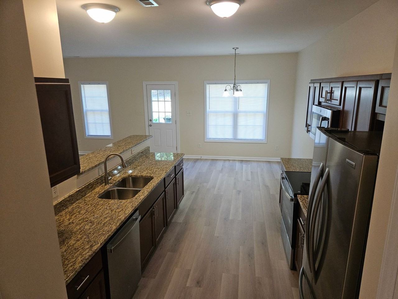 5217 Anchorage Way - Photo 6 of 28