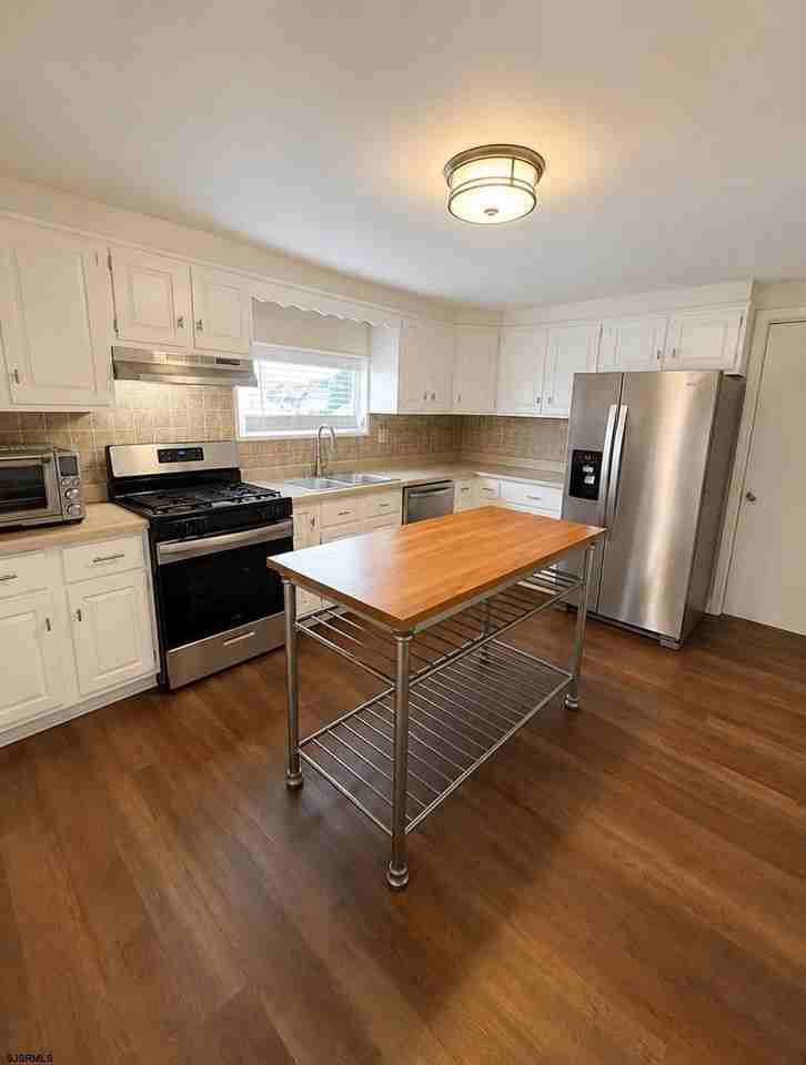 126 E Groveland Ave - Photo 3 of 9
