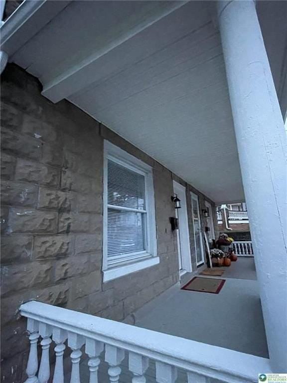207 N Schanck Ave - Photo 3 of 26