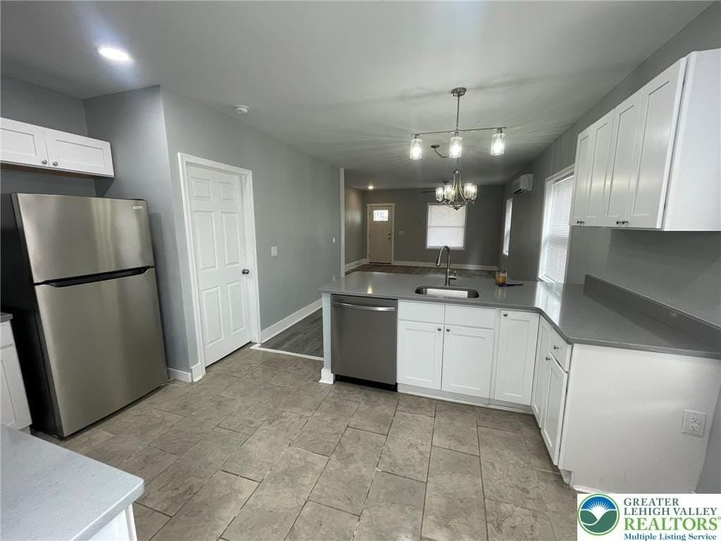 207 N Schanck Ave - Photo 6 of 26