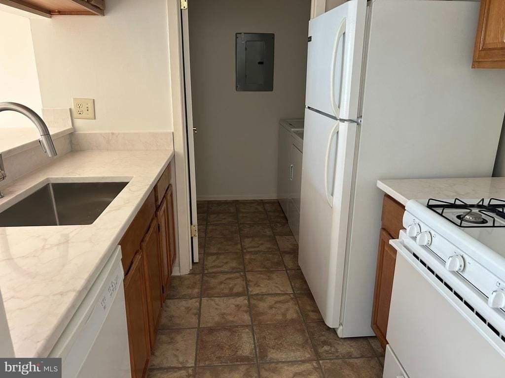 1904 Woodhollow Dr - Photo 4 of 14