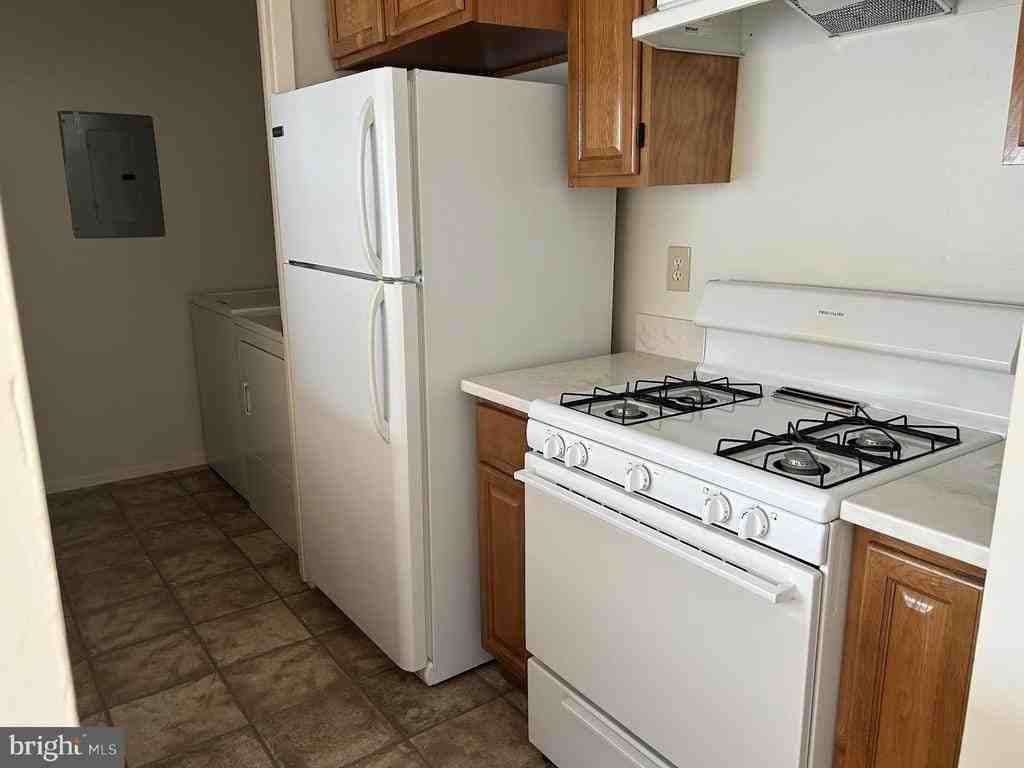 1904 Woodhollow Dr - Photo 6 of 14