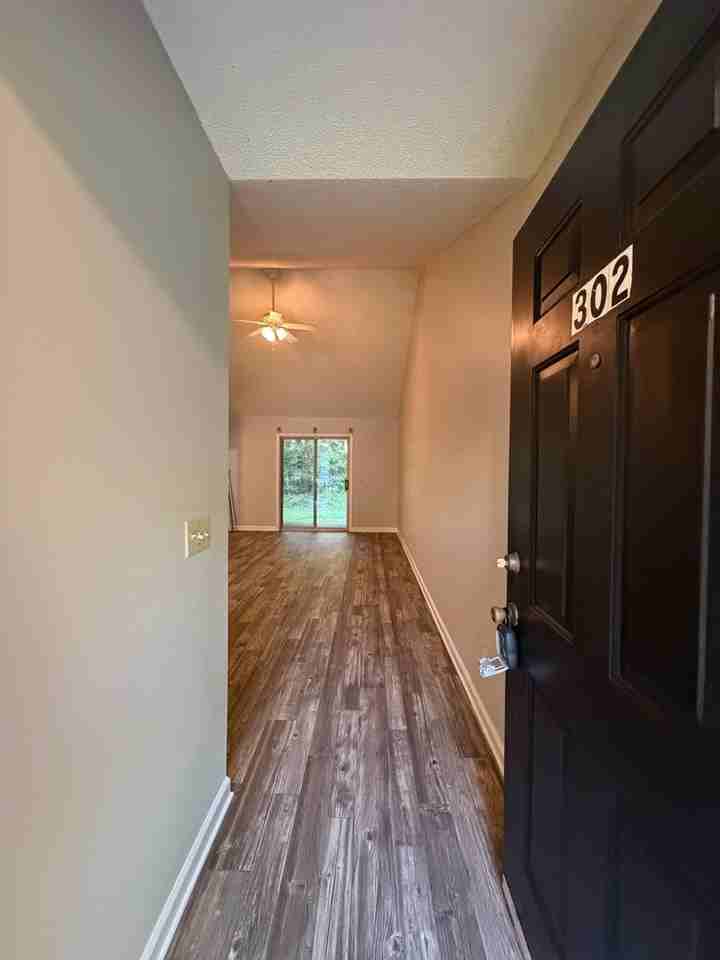 302 Admirals Walk Dr - Photo 2 of 22