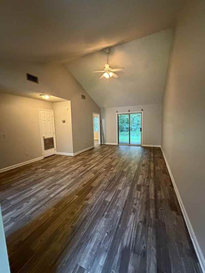 302 Admirals Walk Dr - Photo 3 of 22