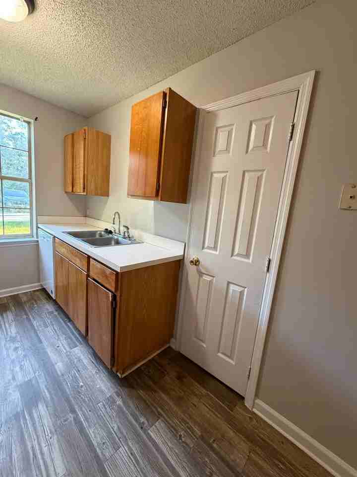 302 Admirals Walk Dr - Photo 6 of 22