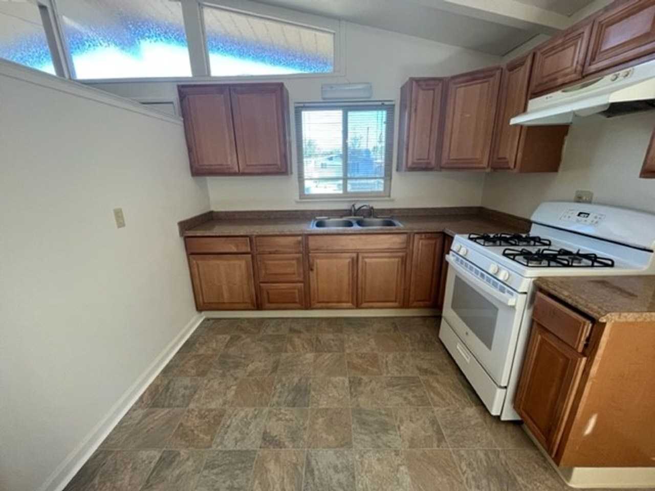 5725 El Campo Way - Photo 5 of 15