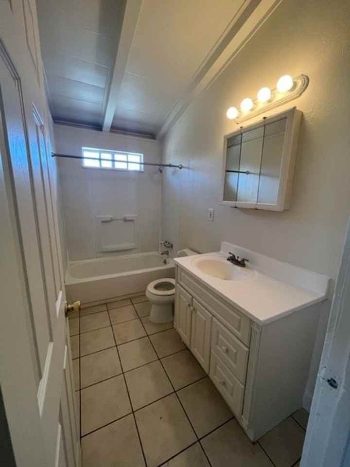 5725 El Campo Way - Photo 6 of 15