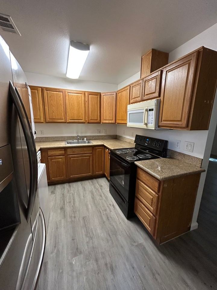10328-30 10328-30 S White Rock Rd - 10328 S White Rock Road - Photo 3 of 10