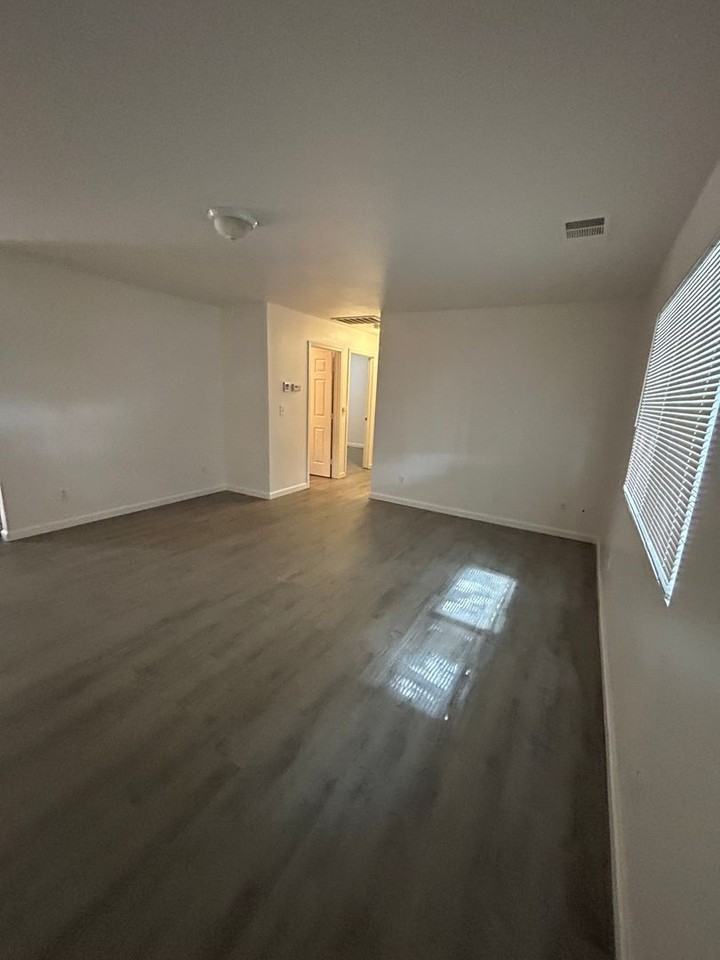 10328-30 10328-30 S White Rock Rd - 10328 S White Rock Road - Photo 4 of 10
